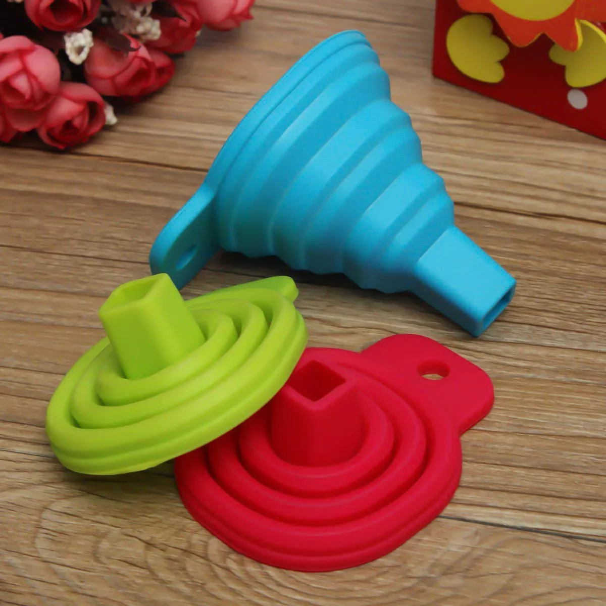 0826 Foldable Kitchen Collapsible Funnel for Water Bottle Liquid Transfer Food Grade Funnels Set (Big)