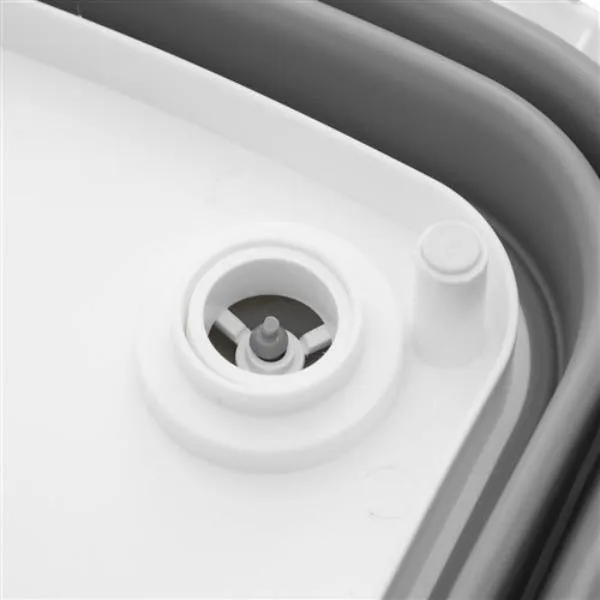 Camping / Caravan Collapsible Silicone Cutting Board And Strainer