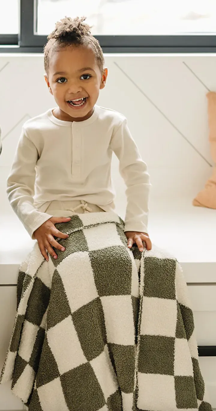 Mebie Baby - Plush Children's Blanket in Green Checkers 45"x60"